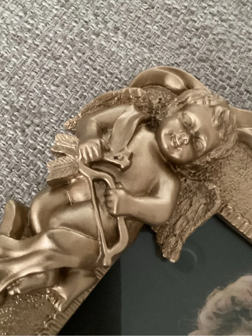 Vintage-Style Gold Cherub Ornate 5x7 Picture Frame